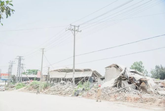 南安市石井鎮(zhèn)“重拳出擊”：取締“三無”石材加工廠，拆除面積總計(jì)1670平方米