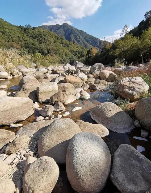 人跡罕至！浙江溫州永嘉這里有條花崗巖石河、平板溪