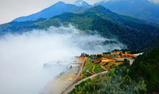 福建省三明市建寧縣均口鎮(zhèn)石材產(chǎn)區(qū)藍(lán)寶石（珍珠蘭）石材及礦山欣賞！