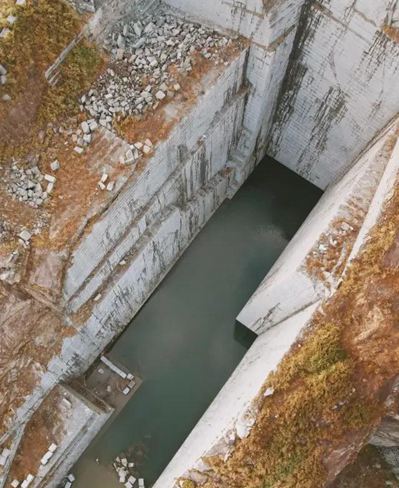 圖賞封礦后的福建最大石材礦山——長泰吳田山！