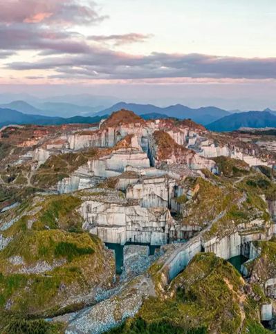 圖賞封礦后的福建最大石材礦山——長泰吳田山！