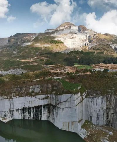 圖賞封礦后的福建最大石材礦山——長泰吳田山！